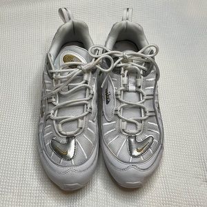 Nike Air Max. Size 9.5 in Women. Color White, Gray, Silver and Gold